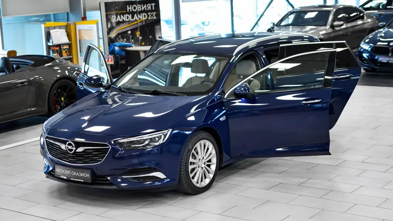 Opel Insignia Sports Tourer 2.0 Turbo Innovation 4x4 Automatic Image 1