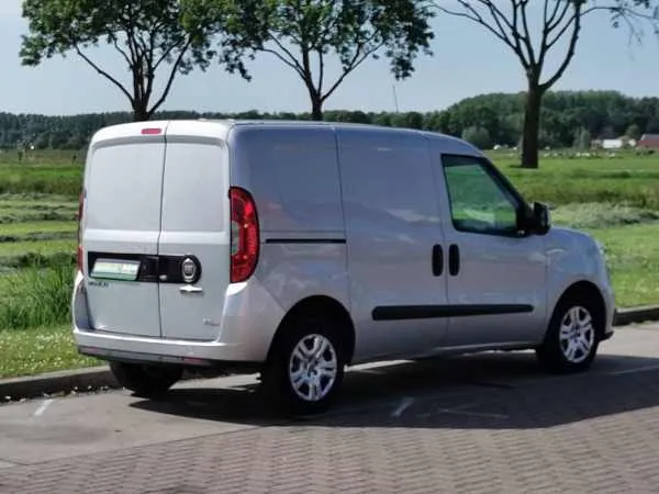 Fiat Doblo CARGO 1.3 HDI 2xZijdeur 90Pk! Image 3