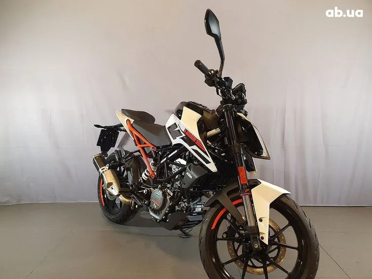 KTM 125 Image 2